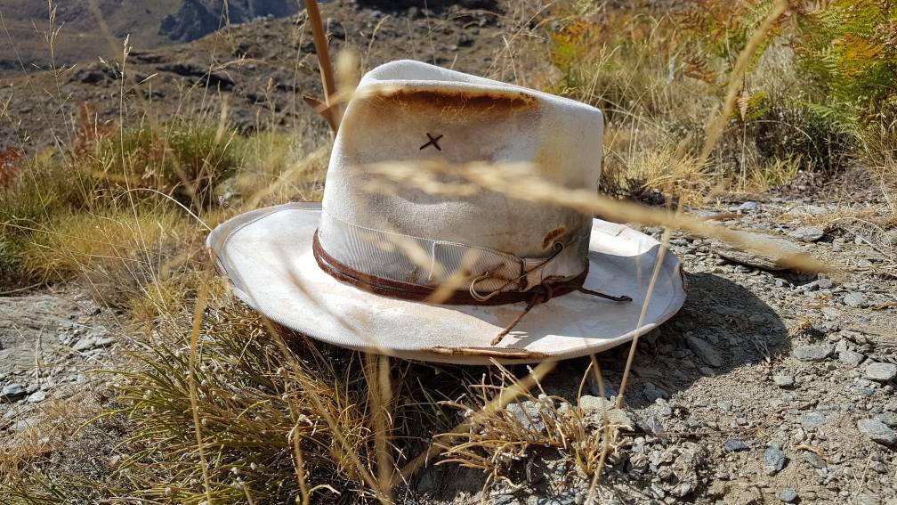 Sierra Nevada - distressed white fedora